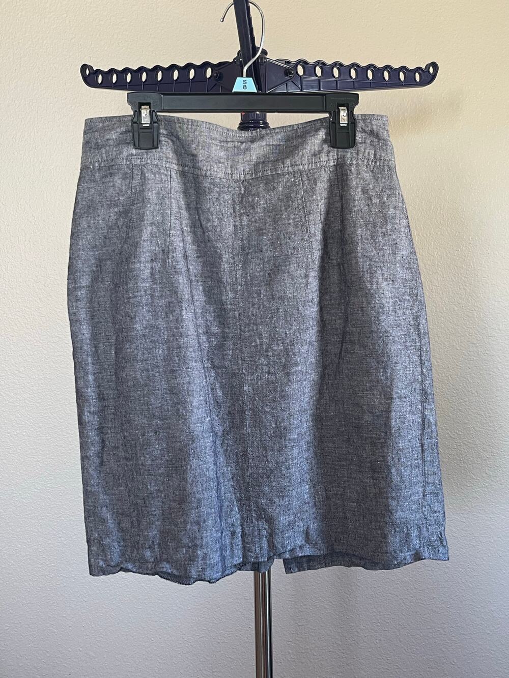 Banana Republic Gray Skirt Mid Length Size 4